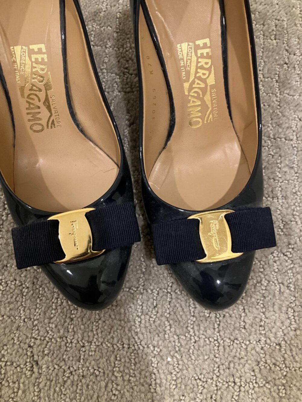 Ferragamo Vara Bow Navy Pumps 70 mm - Picture 5 of 5